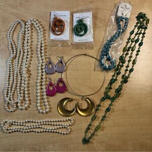 11 piece costume fashion Jewelry lot bundle earrings necklaces some NWT